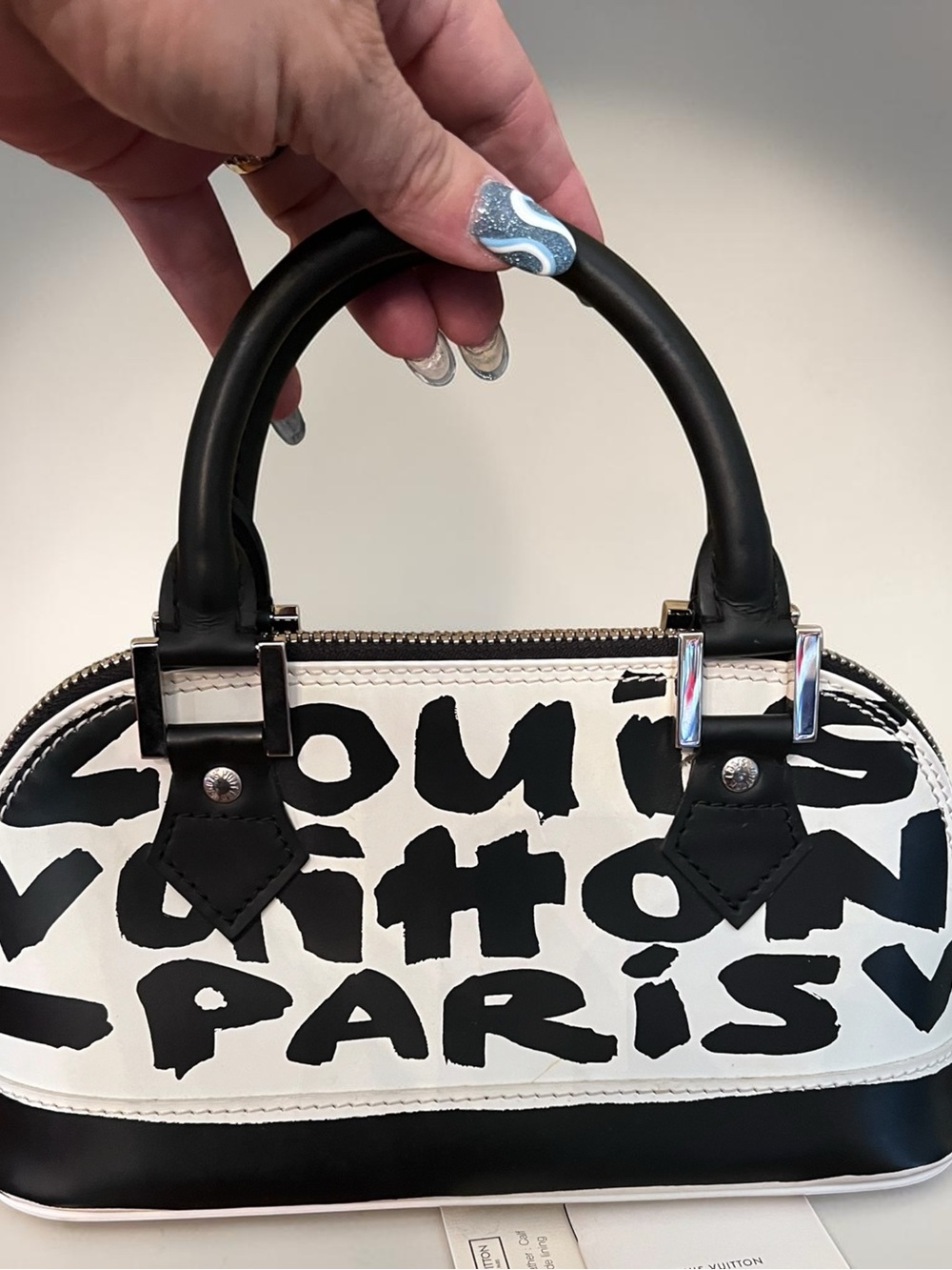 Louis Vuitton White & Black Graffiti Speedy Alma Satchel - Picture 2 of 16
